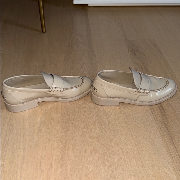 Chanel Loafer - Picture 5 of 9